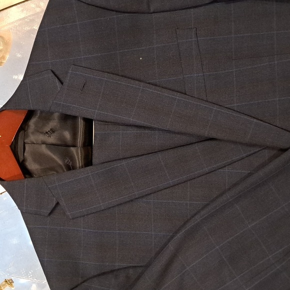 Ryan Seacrest, suit Size 42R Jacket, Size 33"x30" Pants, Navy Blue Suit - Picture 1 of 7